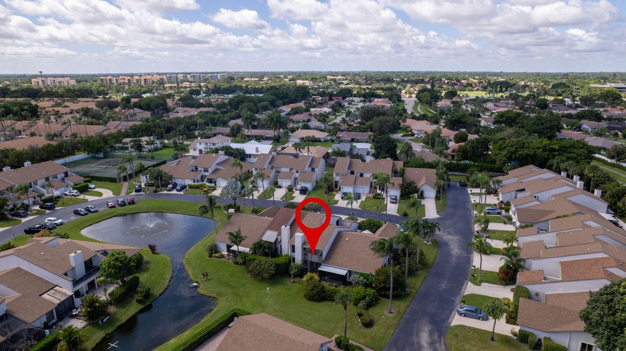 Под контрактом: $464,999 (3 спален, 2 ванн, 1576 Квадратных фут)