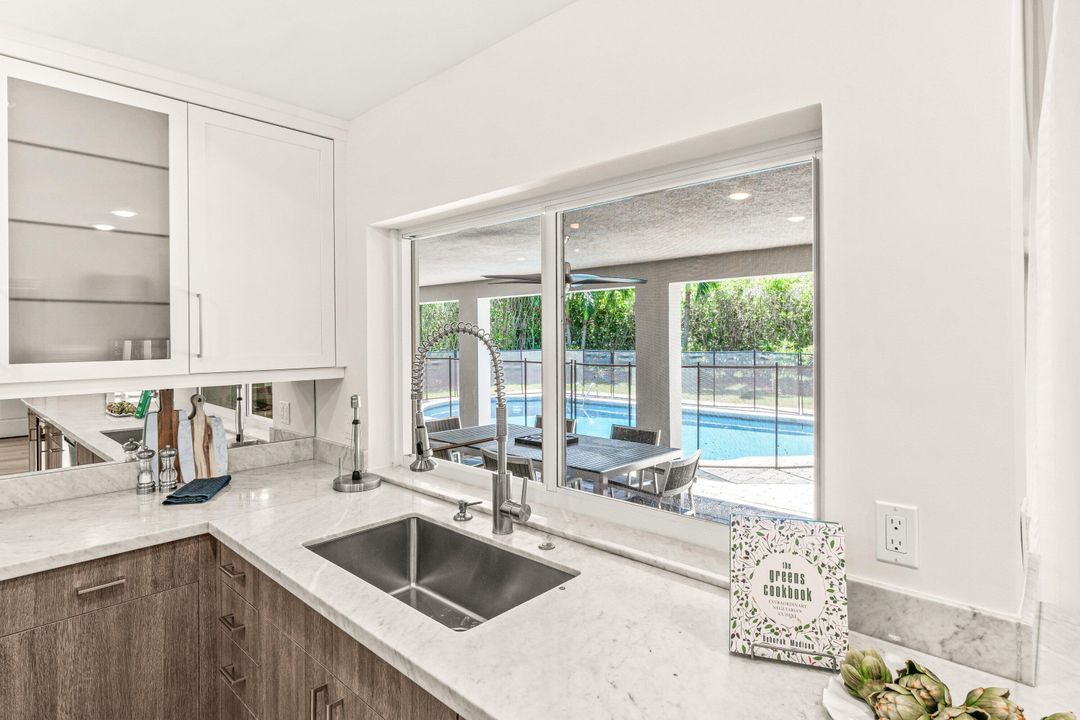 В аренду: $22,500 (5 спален, 3 ванн, 2960 Квадратных фут)