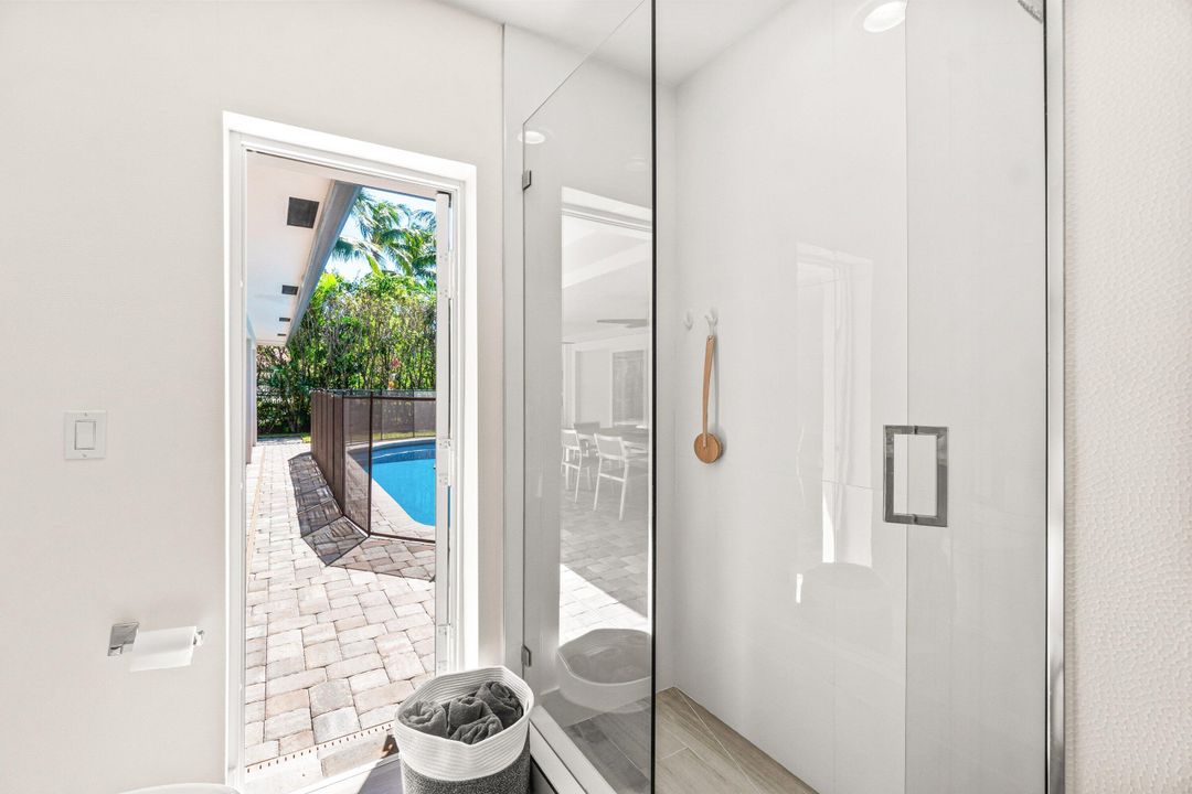 В аренду: $22,500 (5 спален, 3 ванн, 2960 Квадратных фут)