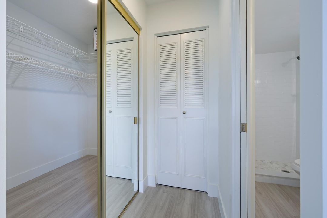 合同活跃: $113,900 (2 贝兹, 2 浴室, 1080 平方英尺)