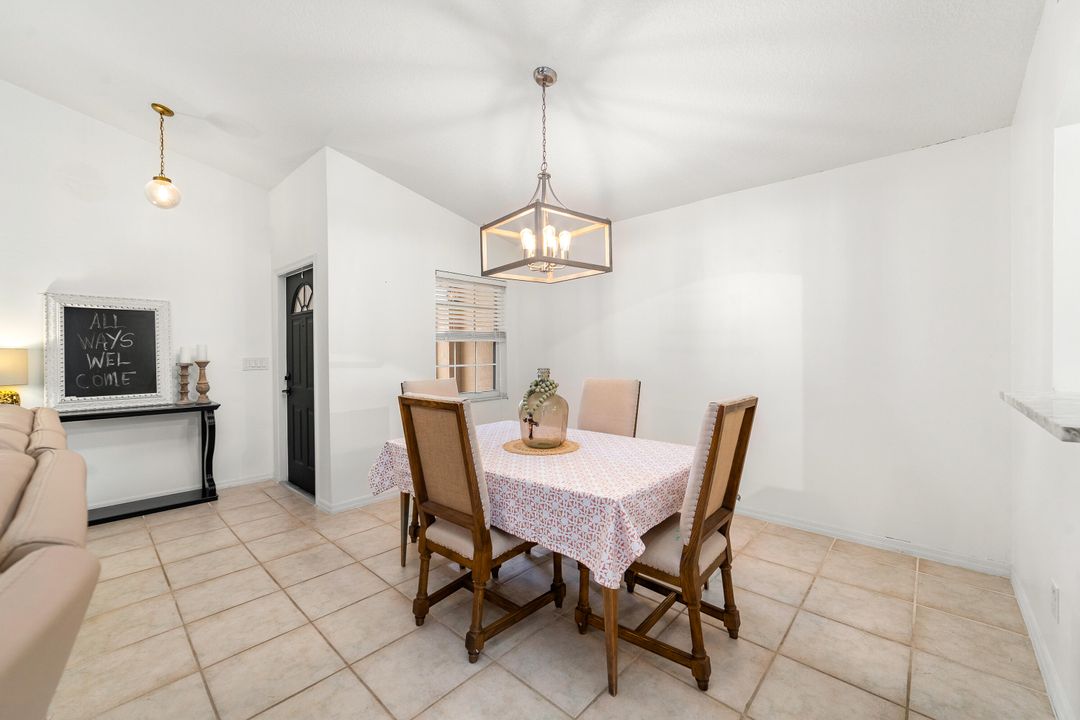 Active With Contract: $399,900 (3 beds, 2 baths, 1386 Square Feet)