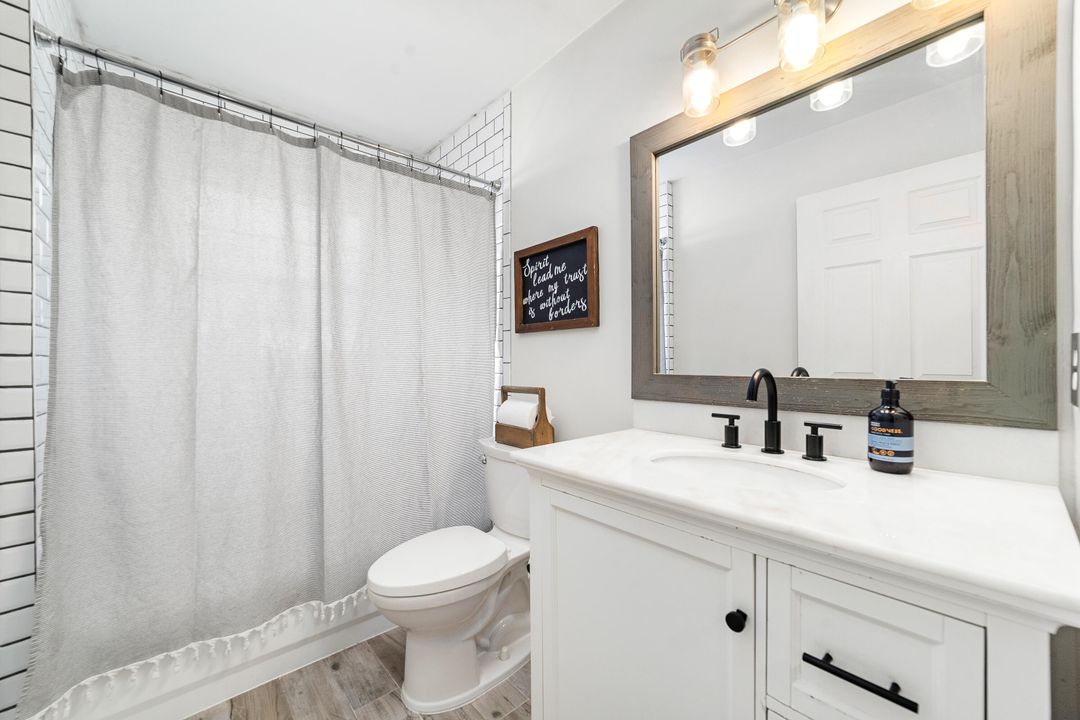 Active With Contract: $399,900 (3 beds, 2 baths, 1386 Square Feet)