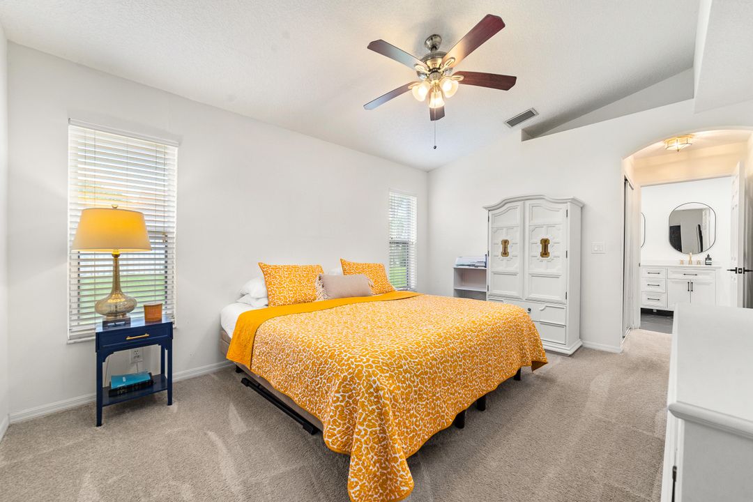 Active With Contract: $399,900 (3 beds, 2 baths, 1386 Square Feet)