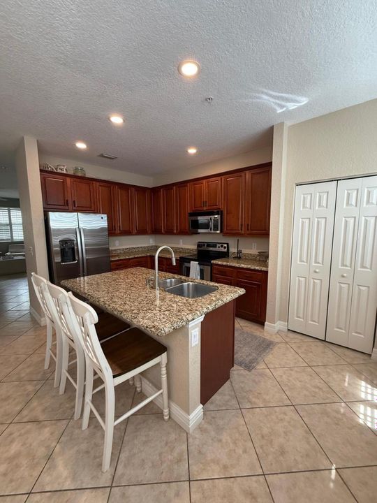 Active With Contract: $5,000 (3 beds, 2 baths, 1978 Square Feet)