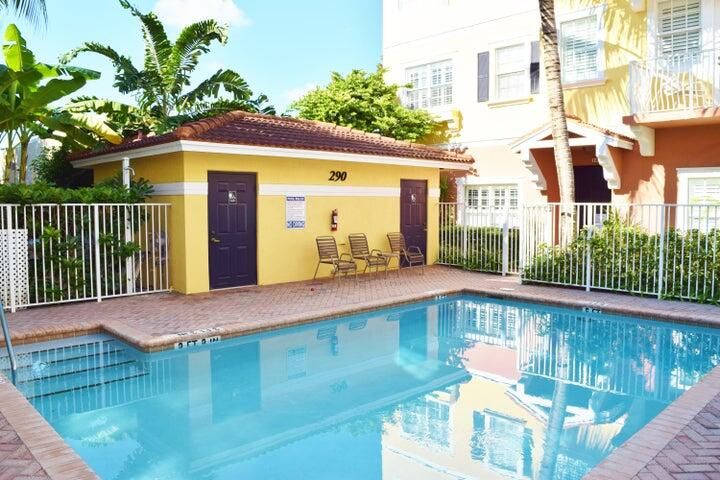 Active With Contract: $5,000 (3 beds, 2 baths, 1978 Square Feet)