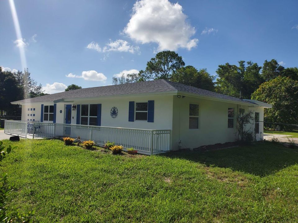 For Sale: $875,900 (4 beds, 2 baths, 1930 Square Feet)