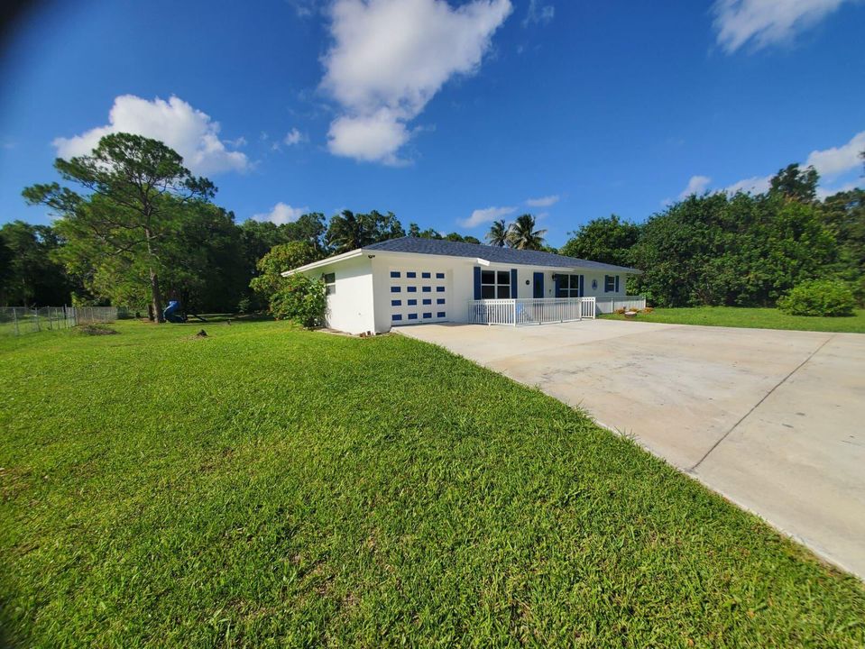 For Sale: $875,900 (4 beds, 2 baths, 1930 Square Feet)