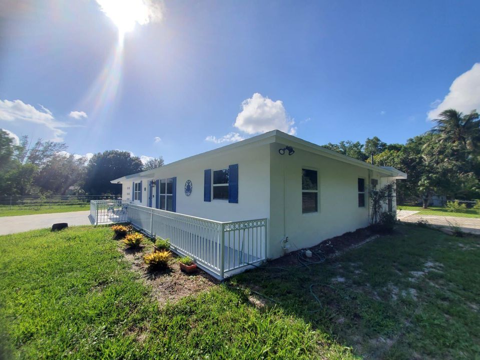 For Sale: $875,900 (4 beds, 2 baths, 1930 Square Feet)