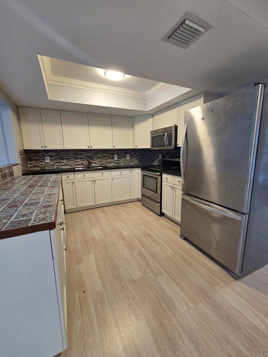 For Sale: $875,900 (4 beds, 2 baths, 1930 Square Feet)