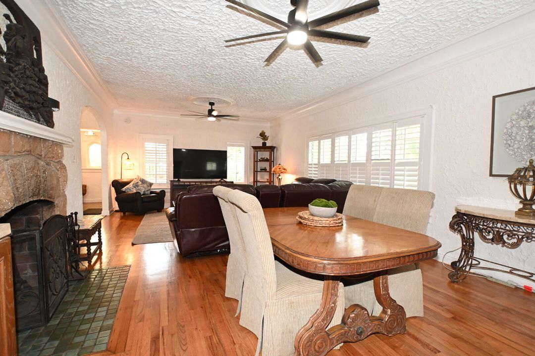 For Sale: $1,499,000 (3 beds, 2 baths, 4104 Square Feet)