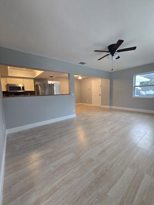 For Sale: $875,900 (4 beds, 2 baths, 1930 Square Feet)