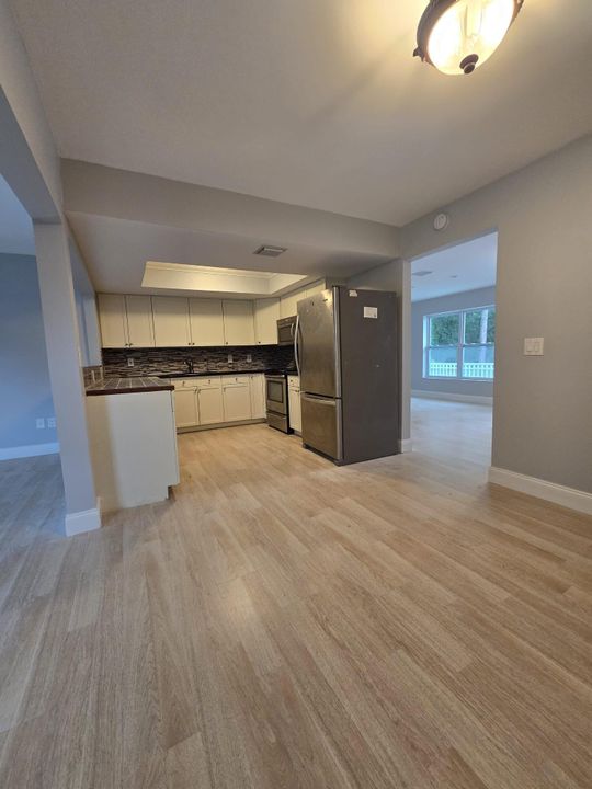 For Sale: $875,900 (4 beds, 2 baths, 1930 Square Feet)