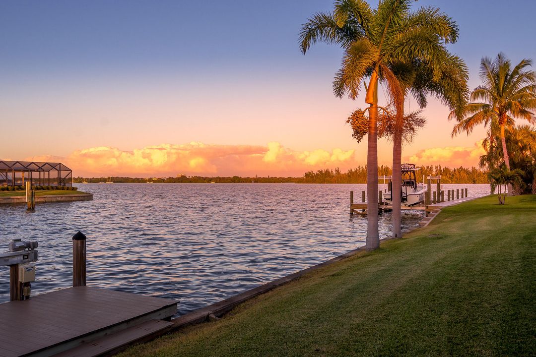 For Sale: $1,995,000 (3 beds, 2 baths, 2658 Square Feet)