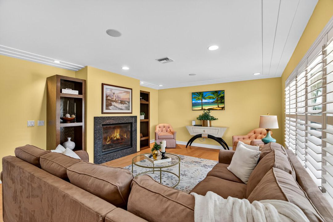 For Sale: $1,995,000 (3 beds, 2 baths, 2658 Square Feet)