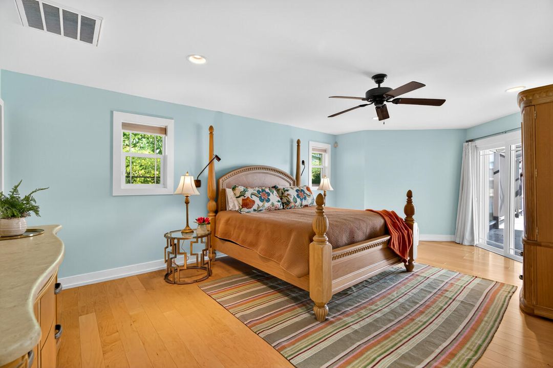 For Sale: $1,995,000 (3 beds, 2 baths, 2658 Square Feet)