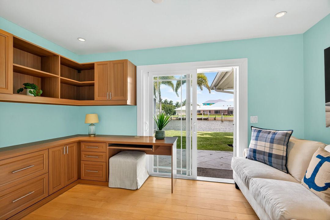 For Sale: $1,995,000 (3 beds, 2 baths, 2658 Square Feet)