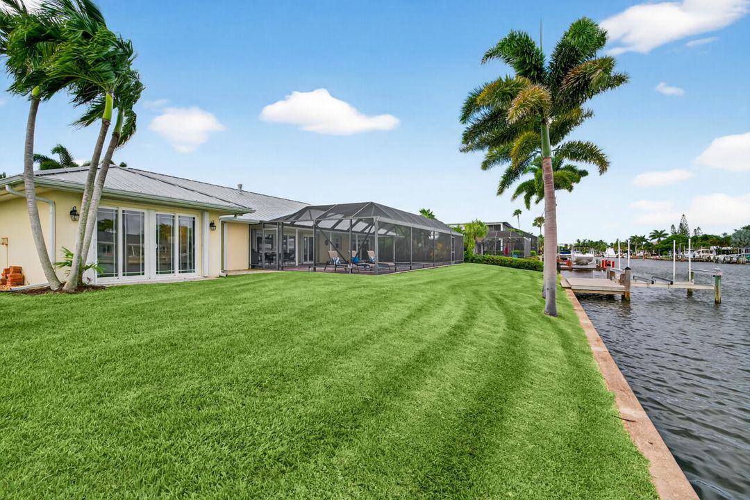 For Sale: $1,995,000 (3 beds, 2 baths, 2658 Square Feet)