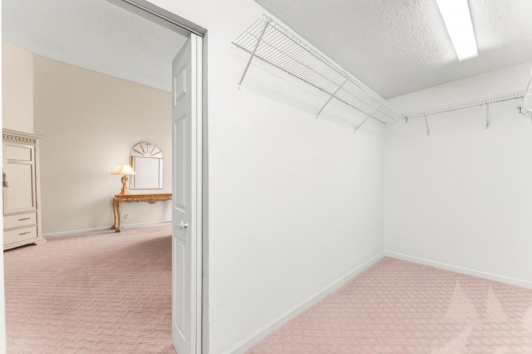 合同活跃: $3,350 (2 贝兹, 2 浴室, 2249 平方英尺)