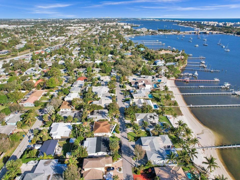 For Rent: $12,000 (3 beds, 3 baths, 1500 Square Feet)