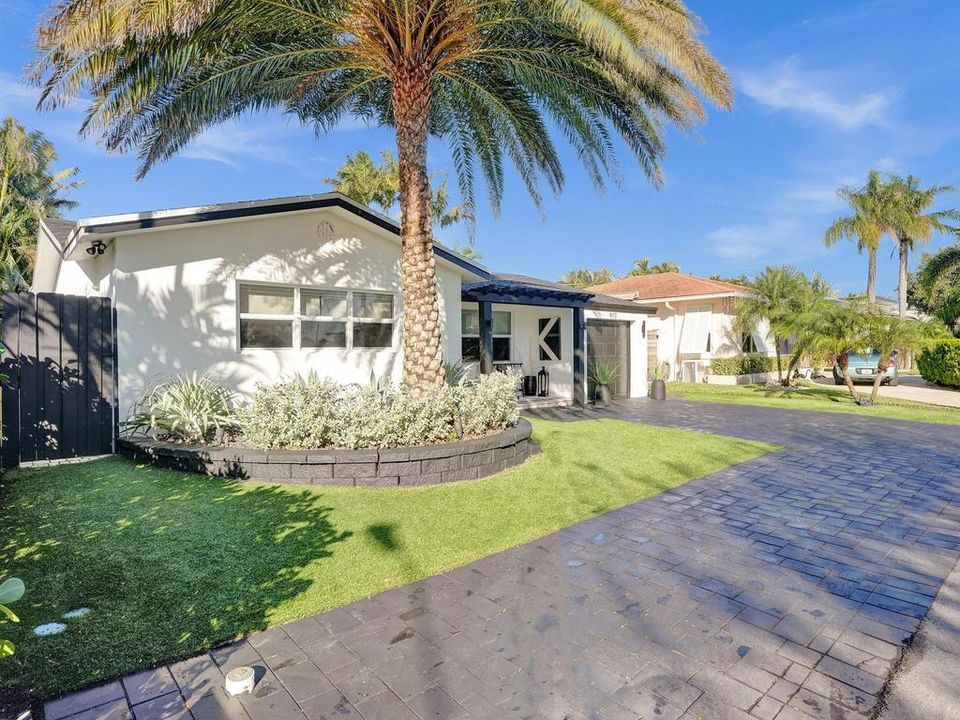 For Rent: $12,000 (3 beds, 3 baths, 1500 Square Feet)