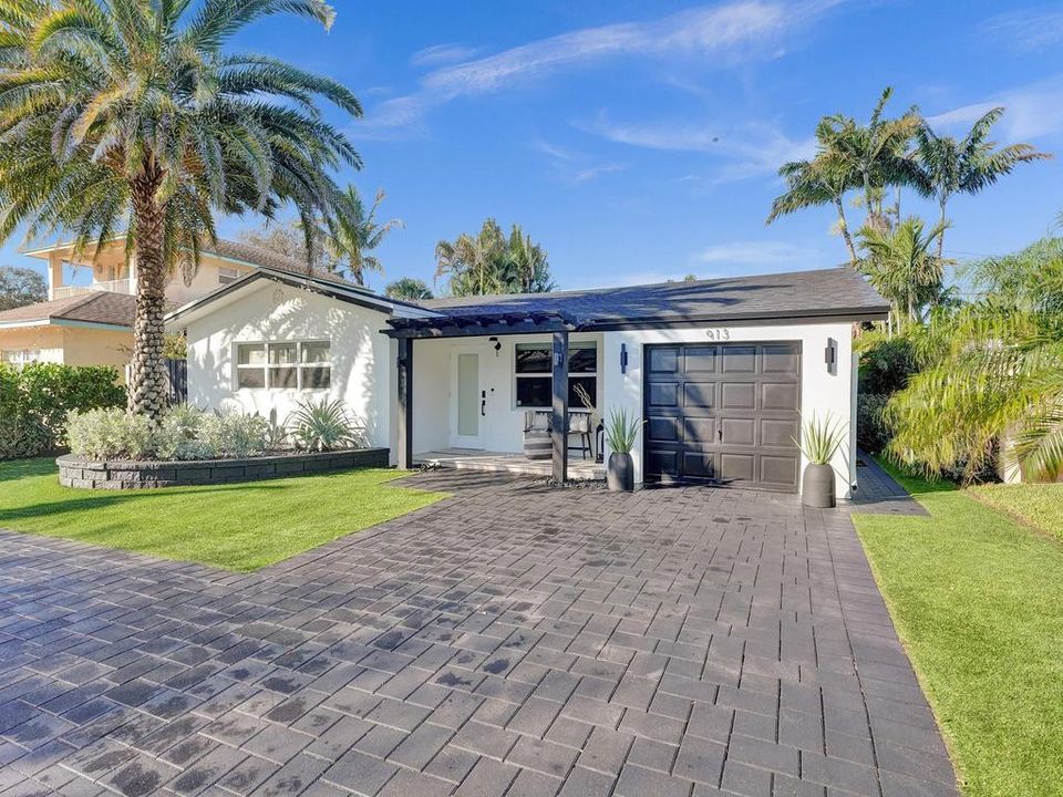 For Rent: $12,000 (3 beds, 3 baths, 1500 Square Feet)