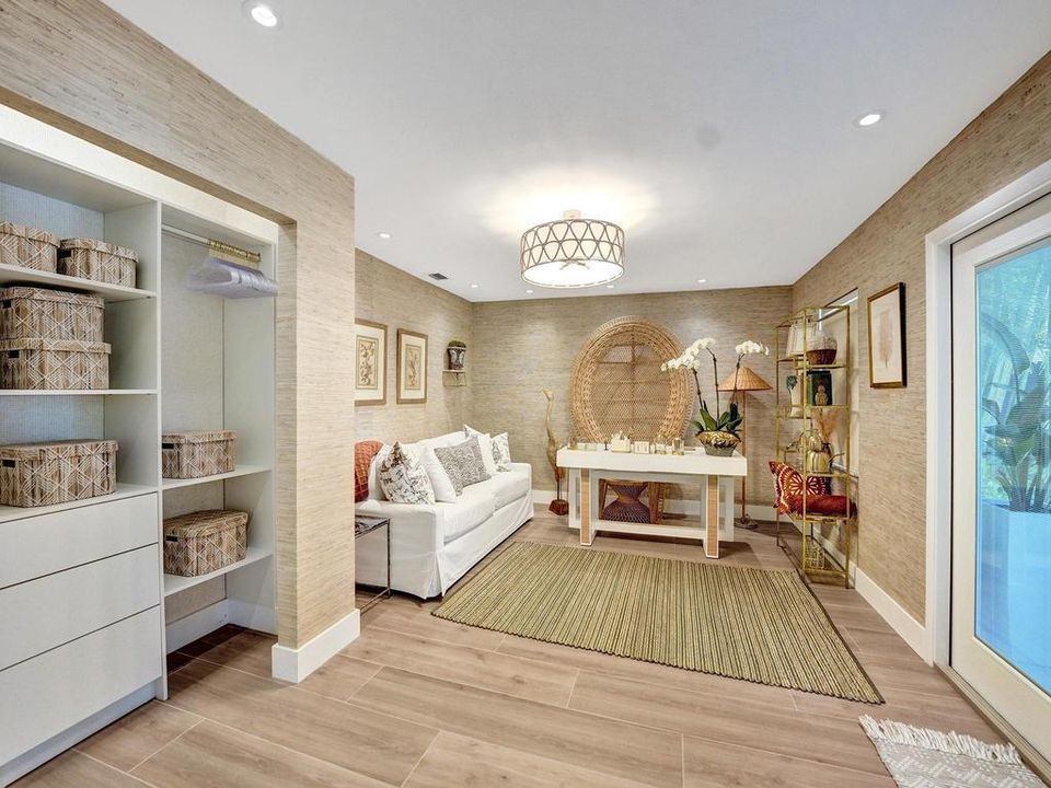 For Rent: $12,000 (3 beds, 3 baths, 1500 Square Feet)