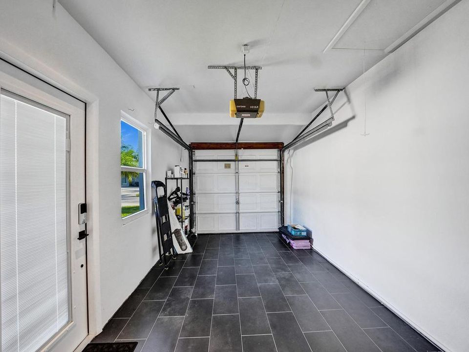 For Rent: $12,000 (3 beds, 3 baths, 1500 Square Feet)