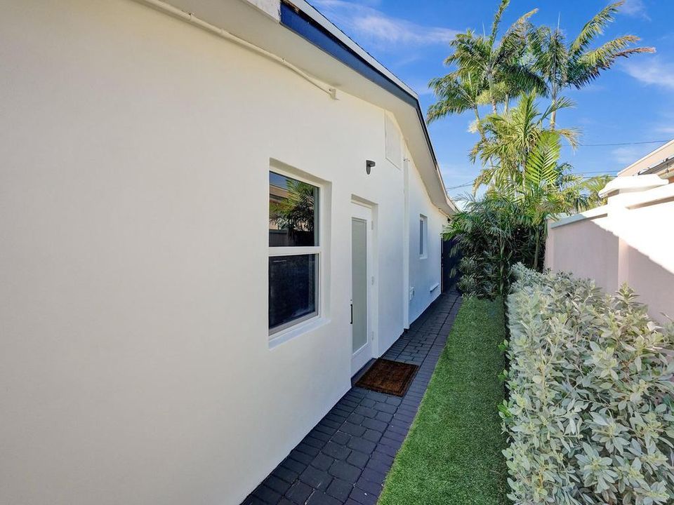 For Rent: $12,000 (3 beds, 3 baths, 1500 Square Feet)