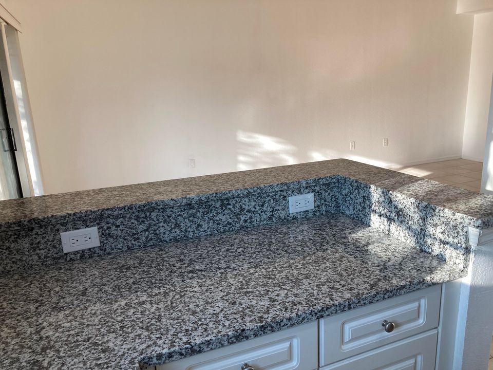 En Venta: $495,000 (3 camas, 3 baños, 1600 Pies cuadrados)