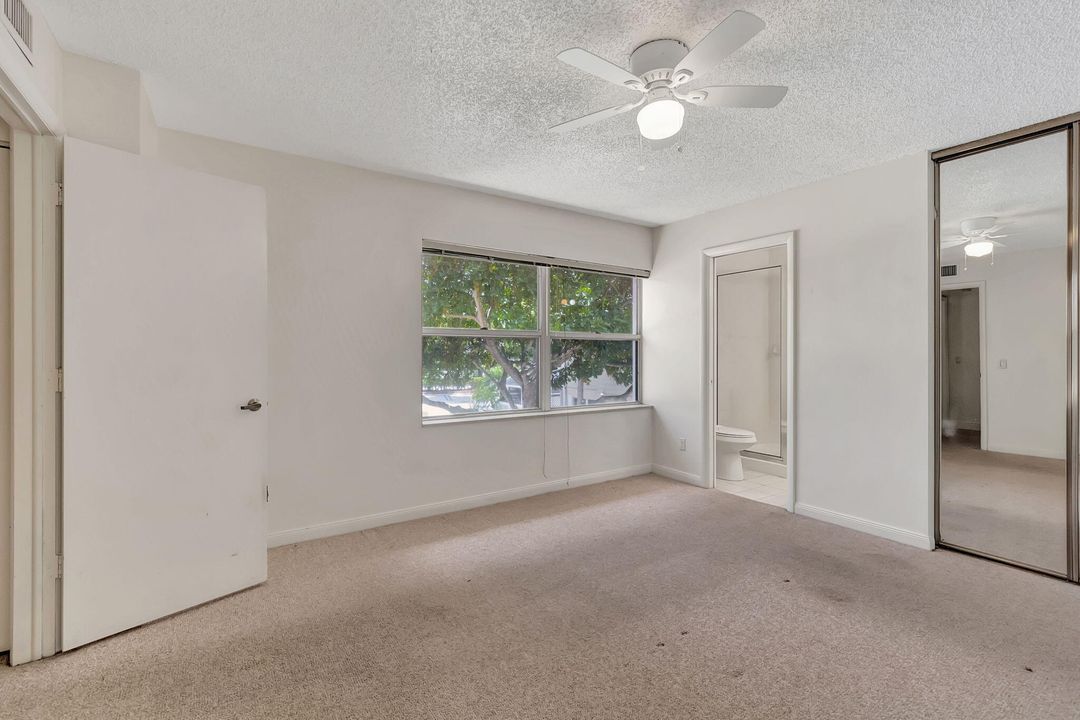 待售: $260,000 (2 贝兹, 2 浴室, 1374 平方英尺)