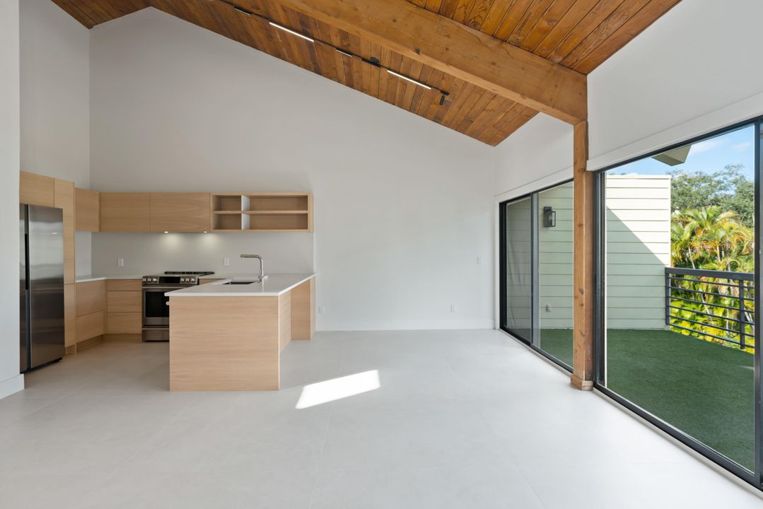 Recientemente alquilado: $3,600 (3 camas, 2 baños, 1945 Pies cuadrados)