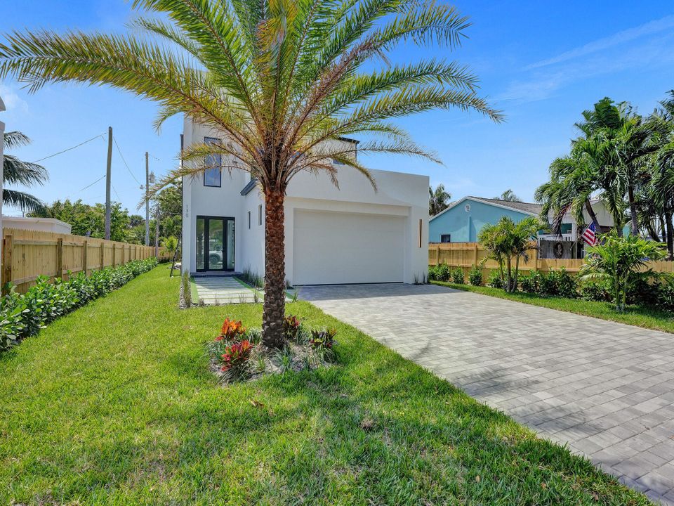 For Sale: $1,549,000 (4 beds, 3 baths, 2358 Square Feet)