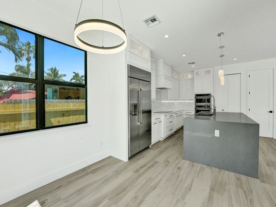 For Sale: $1,549,000 (4 beds, 3 baths, 2358 Square Feet)