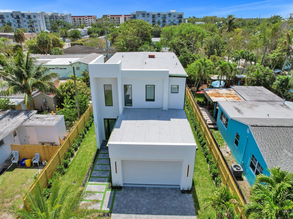 For Sale: $1,549,000 (4 beds, 3 baths, 2358 Square Feet)