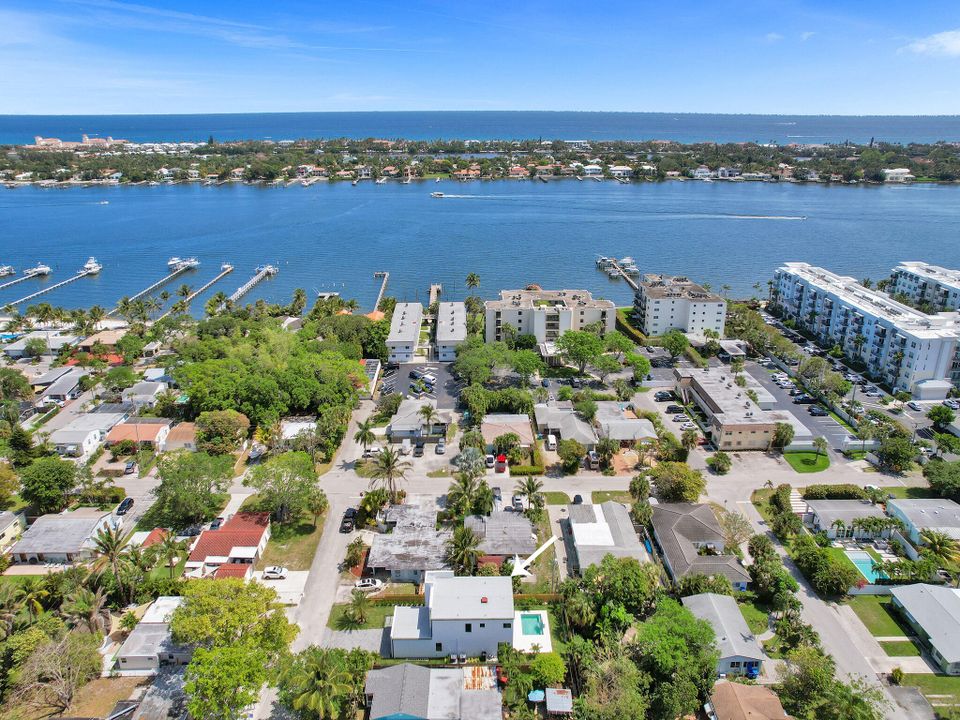 For Sale: $1,549,000 (4 beds, 3 baths, 2358 Square Feet)