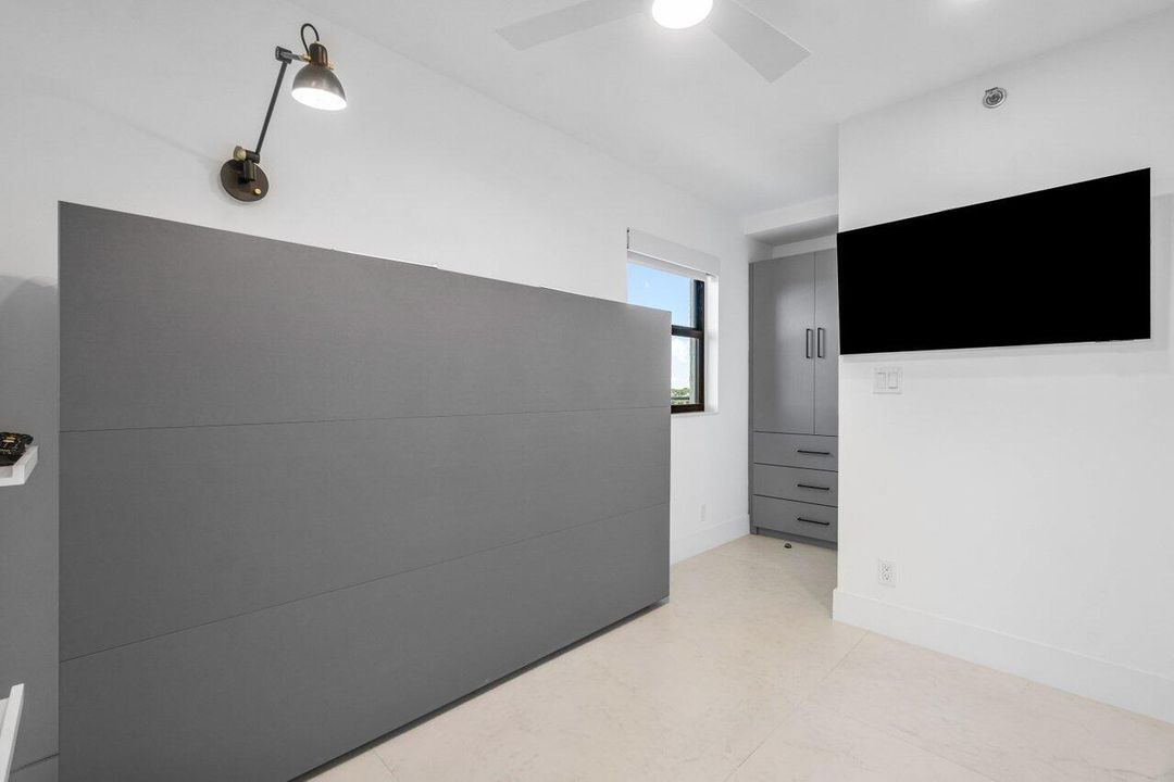 Под контрактом: $12,000 (3 спален, 2 ванн, 1455 Квадратных фут)