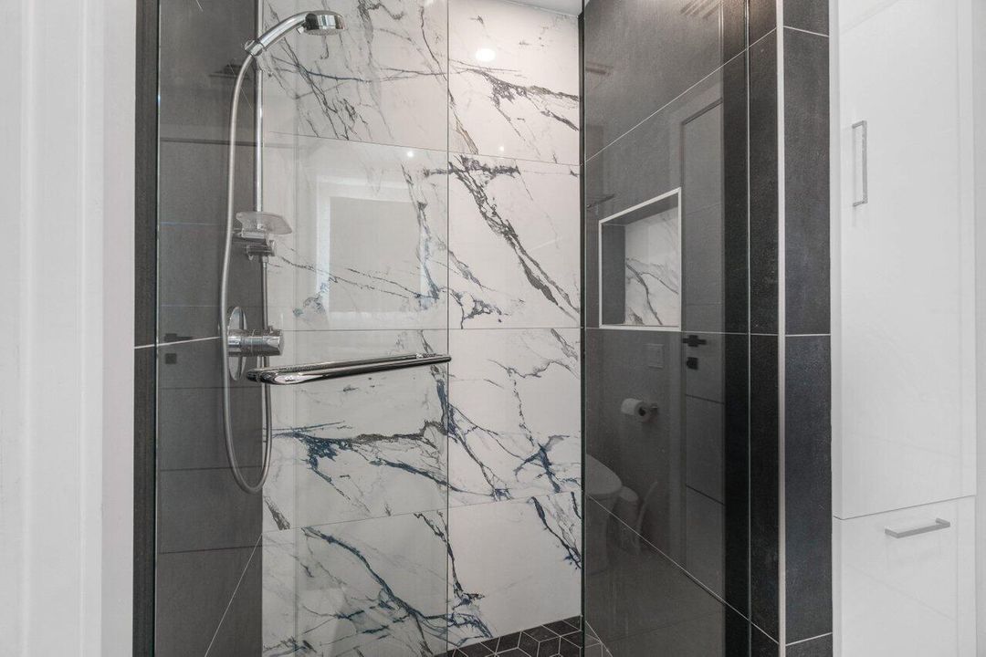 Под контрактом: $12,000 (3 спален, 2 ванн, 1455 Квадратных фут)