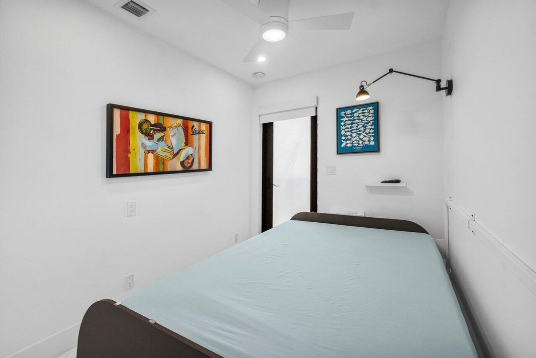 Под контрактом: $12,000 (3 спален, 2 ванн, 1455 Квадратных фут)