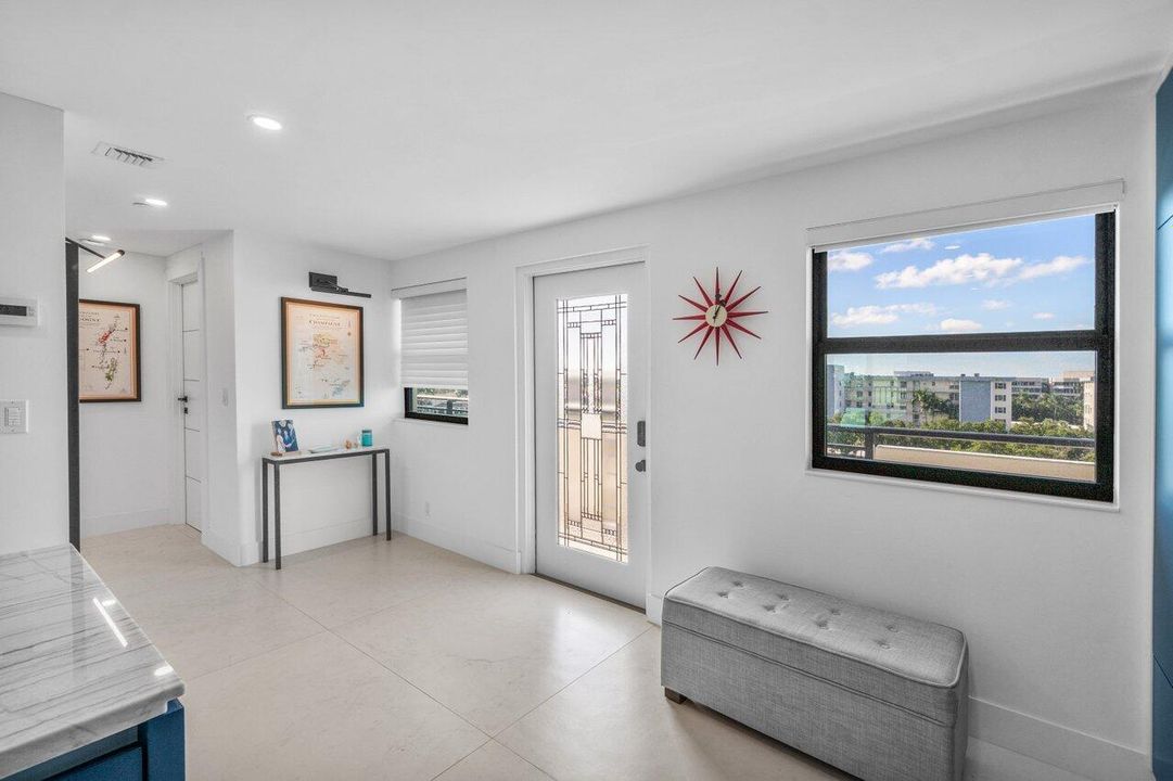 Под контрактом: $12,000 (3 спален, 2 ванн, 1455 Квадратных фут)