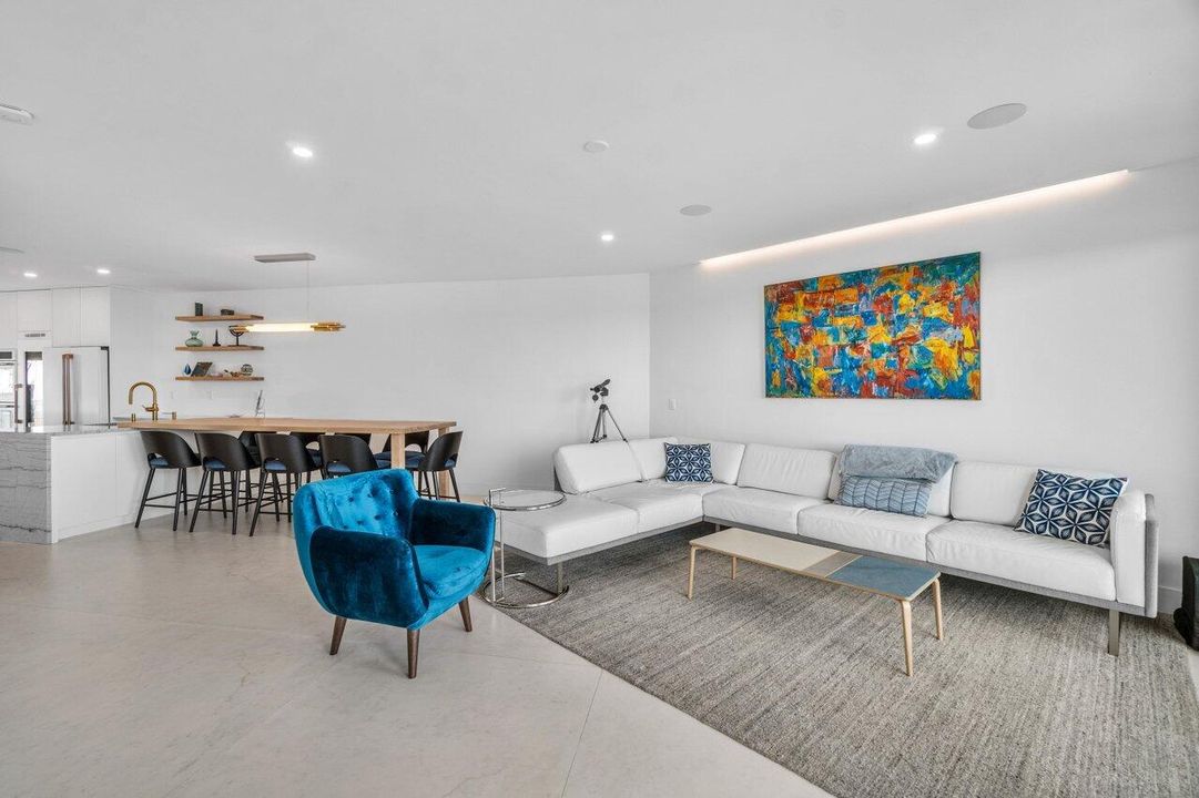 Под контрактом: $12,000 (3 спален, 2 ванн, 1455 Квадратных фут)