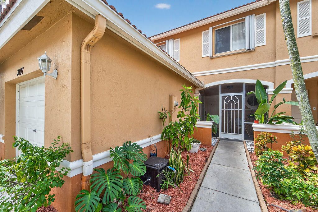 Active With Contract: $389,000 (3 beds, 2 baths, 1560 Square Feet)