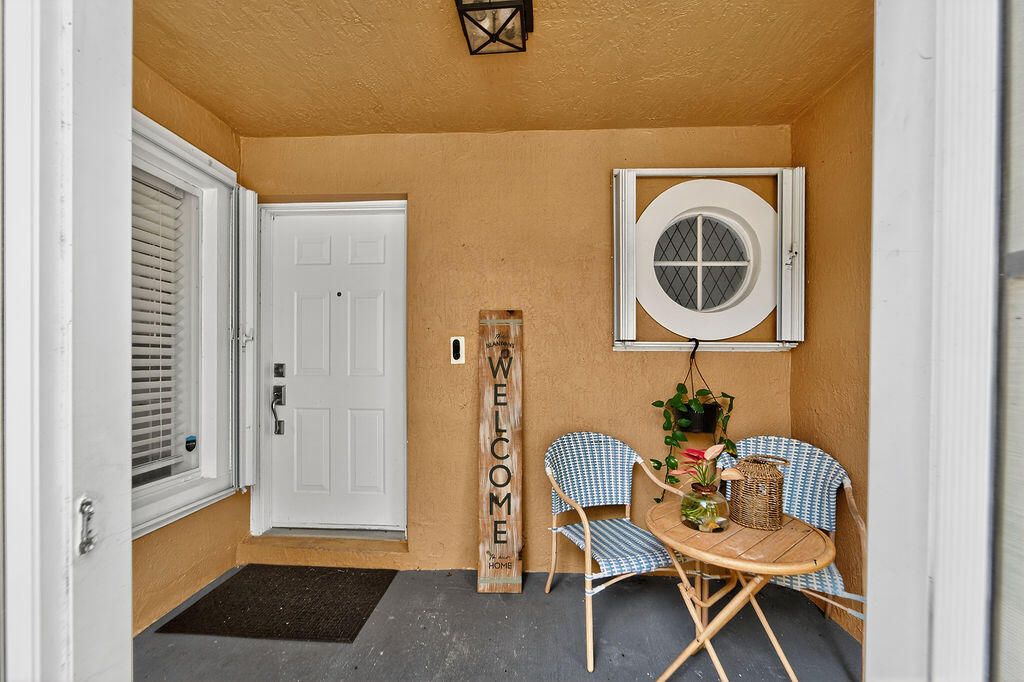 Active With Contract: $389,000 (3 beds, 2 baths, 1560 Square Feet)