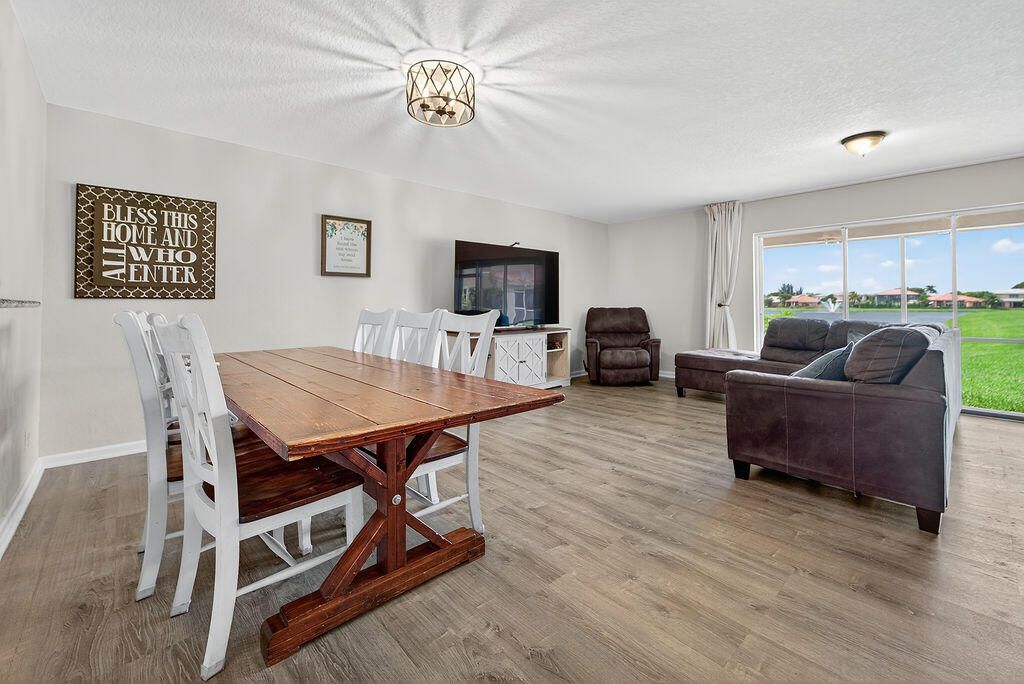 Active With Contract: $389,000 (3 beds, 2 baths, 1560 Square Feet)