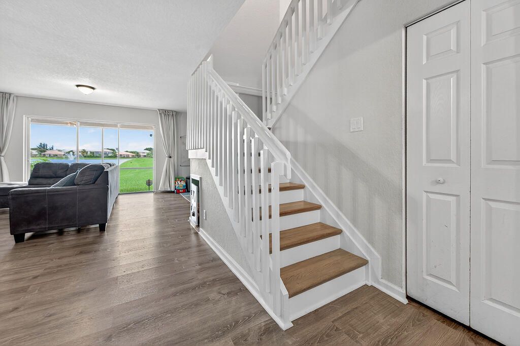 Active With Contract: $389,000 (3 beds, 2 baths, 1560 Square Feet)