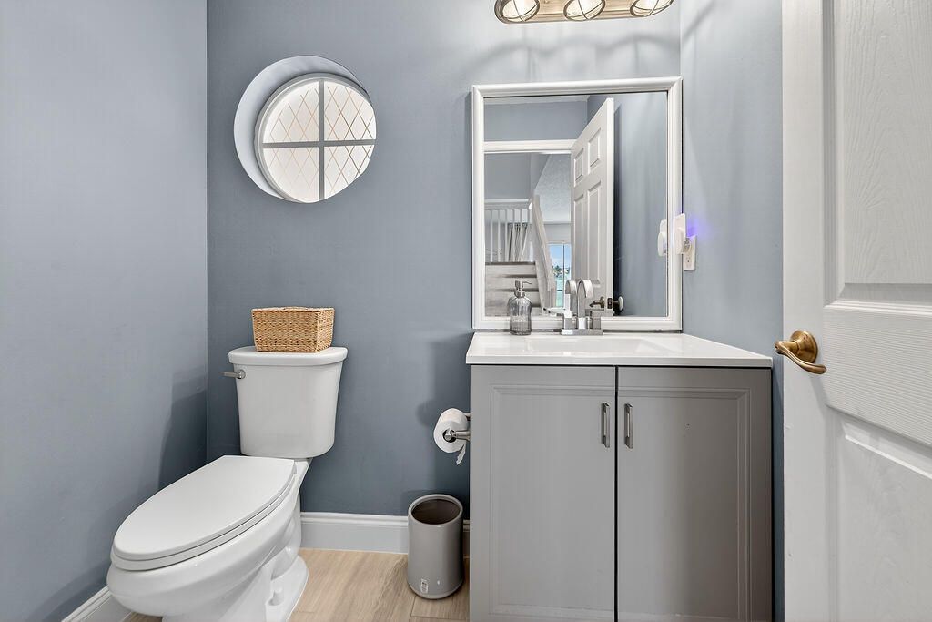 Active With Contract: $389,000 (3 beds, 2 baths, 1560 Square Feet)