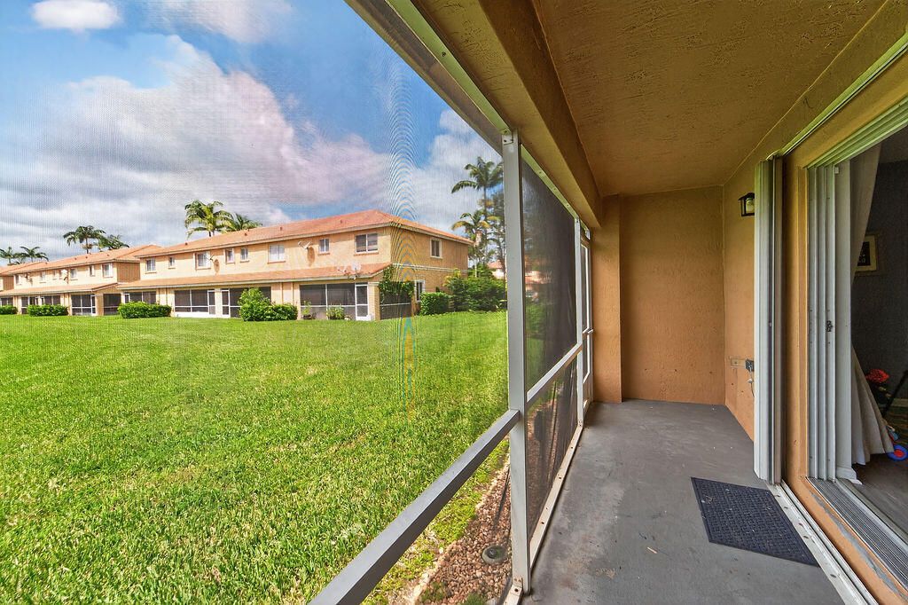 Active With Contract: $389,000 (3 beds, 2 baths, 1560 Square Feet)