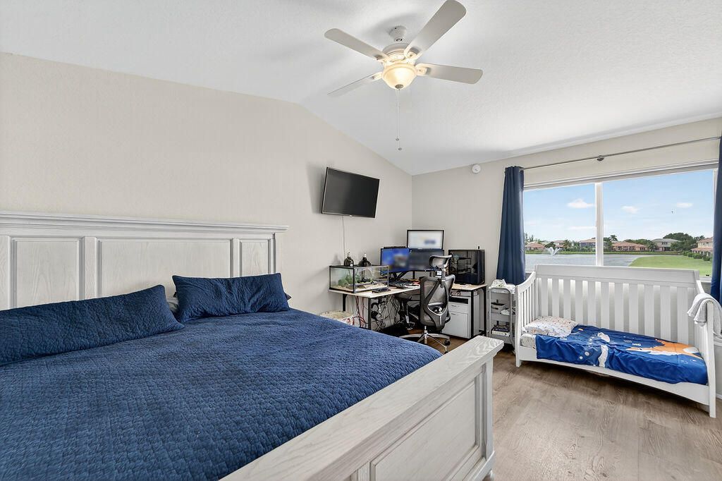 Active With Contract: $389,000 (3 beds, 2 baths, 1560 Square Feet)