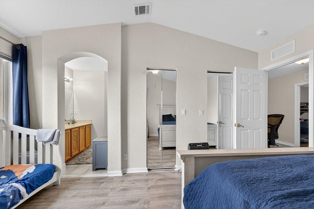 Active With Contract: $389,000 (3 beds, 2 baths, 1560 Square Feet)