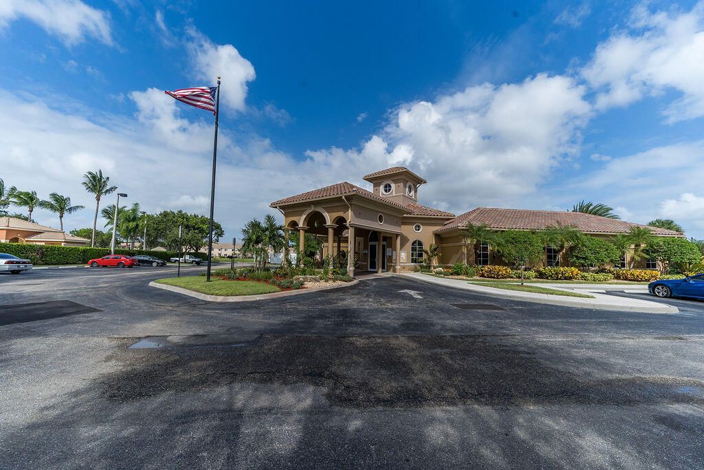 Active With Contract: $389,000 (3 beds, 2 baths, 1560 Square Feet)