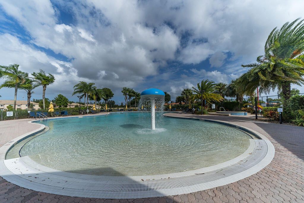 Active With Contract: $389,000 (3 beds, 2 baths, 1560 Square Feet)